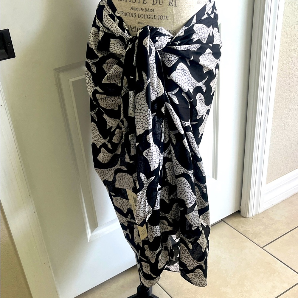 Black and White Whale Print Swim Sarong